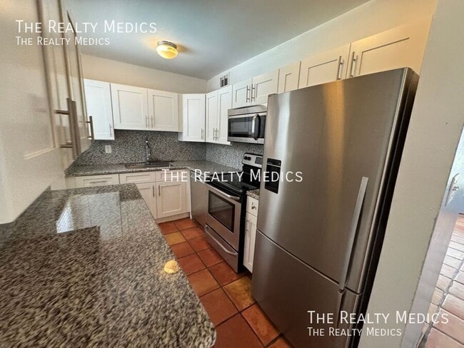 Photo - 619 Santa Fe Ln