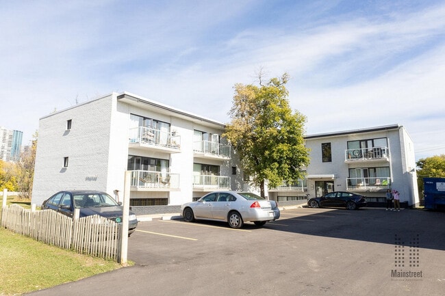 Building Photo - Rossdale Apartments 1