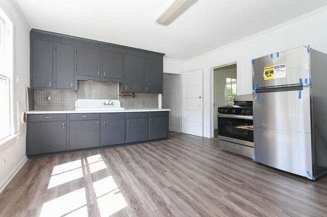 Photo - 706 Shull St