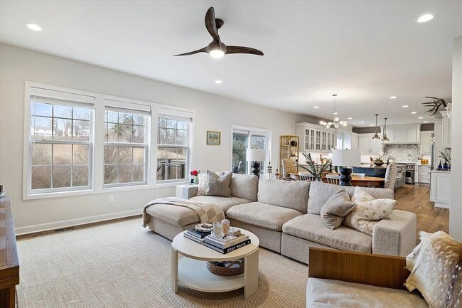 Photo - 840 Jefferson Cir