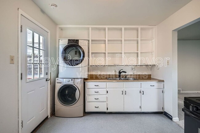 Photo - 922 N Newton St