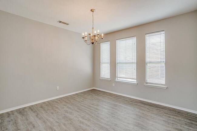 Photo - Large 4 Bedroom 3.5 Bathroom- Eagle Mounta...