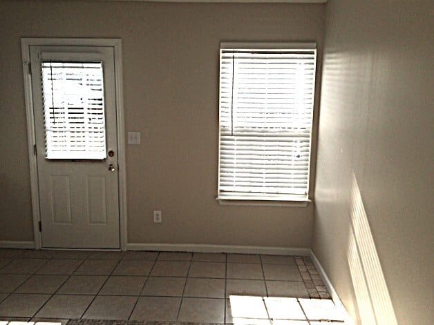 Photo - 208 Julian Pond Ln