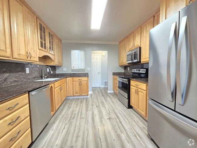 Building Photo - For Rent – Beautifully Updated 3-Bedroom H... Rental