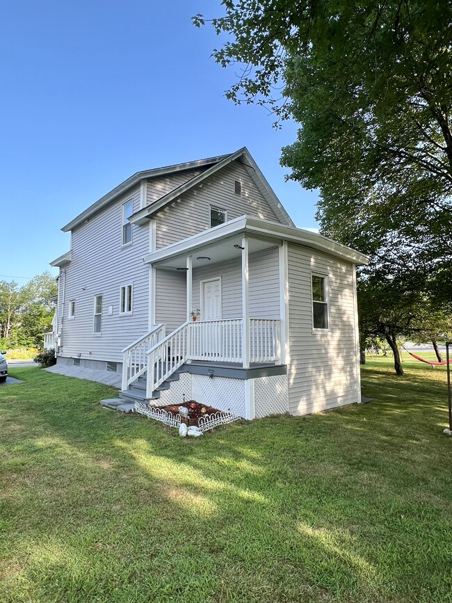 Photo - 203 Hall St