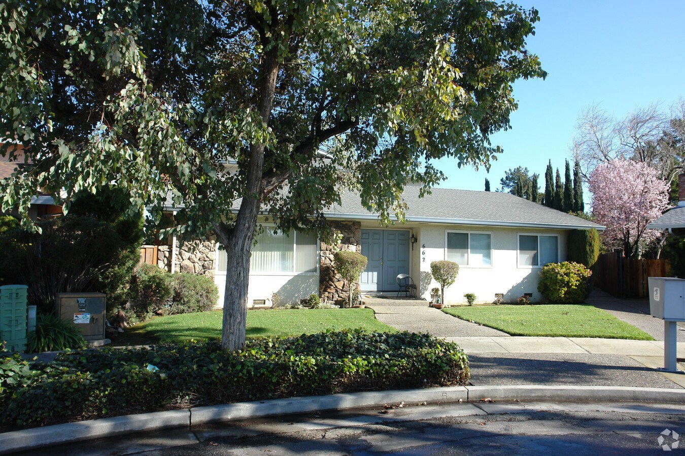 662 Rebecca Way - 662 Rebecca Way