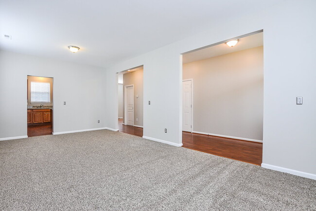 Photo - 306 Hope Valley Rd