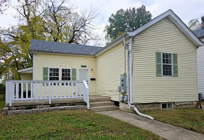 Building Photo - 4723 Peabody Ave Unit 01