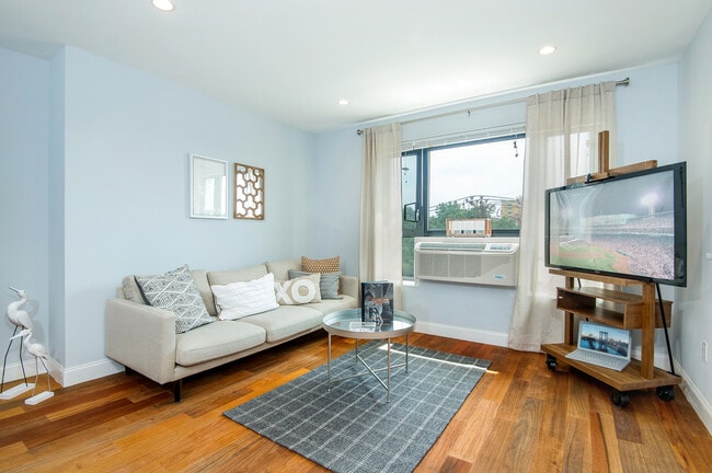 Photo - St Georges Crescent