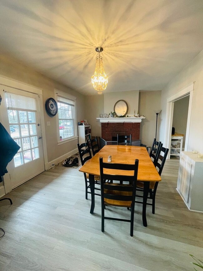 Photo - Beautifully Renovated 3bdrm/1.5bth Home Located in Richmond's North-side!