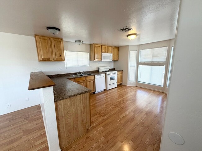 1290 Prairiegrass Rd