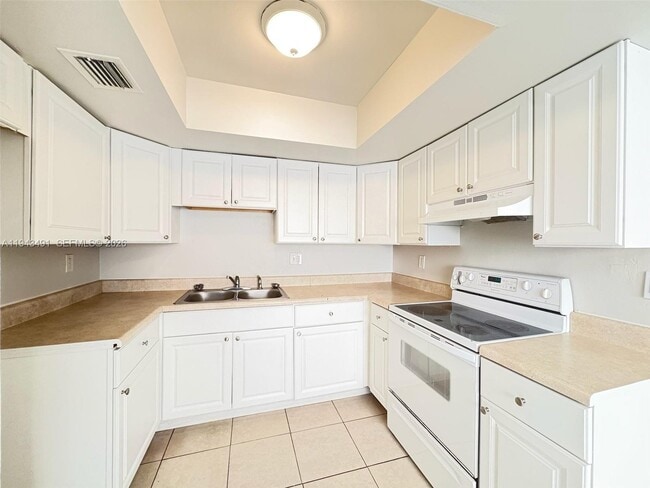 Building Photo - 2221 NW 59th Ave Unit 71-C