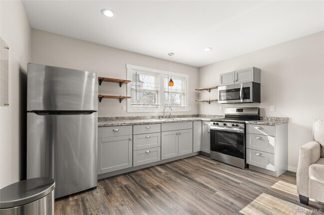 Photo - 341 Main St Unidad C