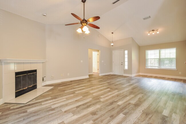 Photo - Beautiful 3 Bedroom in Saint Johns!