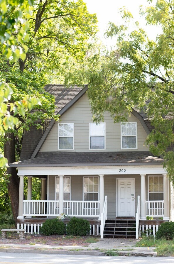 Photo - 300 North College Avenue Apartments Unit 202