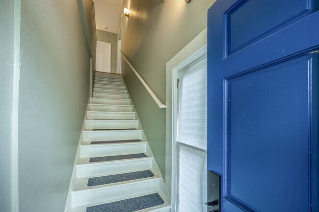 Photo - 312 S Oak Ave Unit B