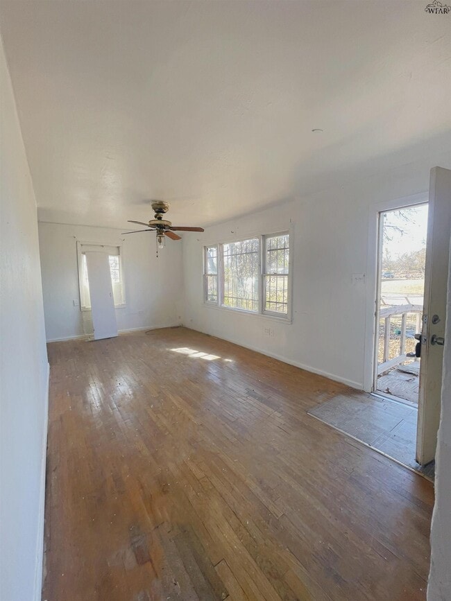 Photo - 1505 Smith St