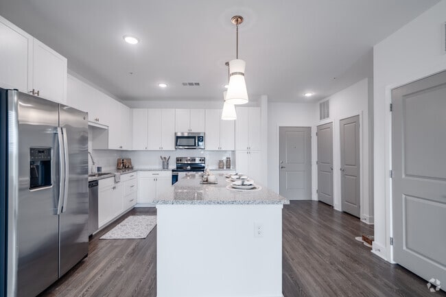 2BR, 2BA - 1,079SF B3 The Fleur de Lys 7785-319