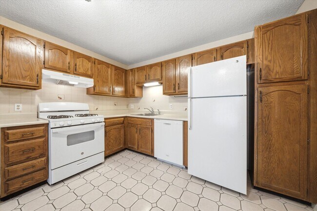 Photo - 379 Huse Rd Unidad #27