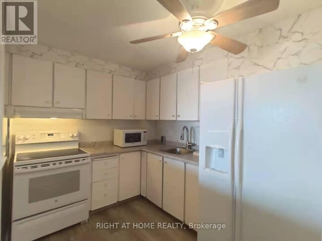 Photo - 20 Chesterton Dr Unit 501