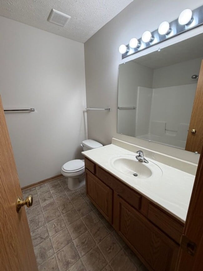 Photo - Large 4 bedroom house in SW Lincoln