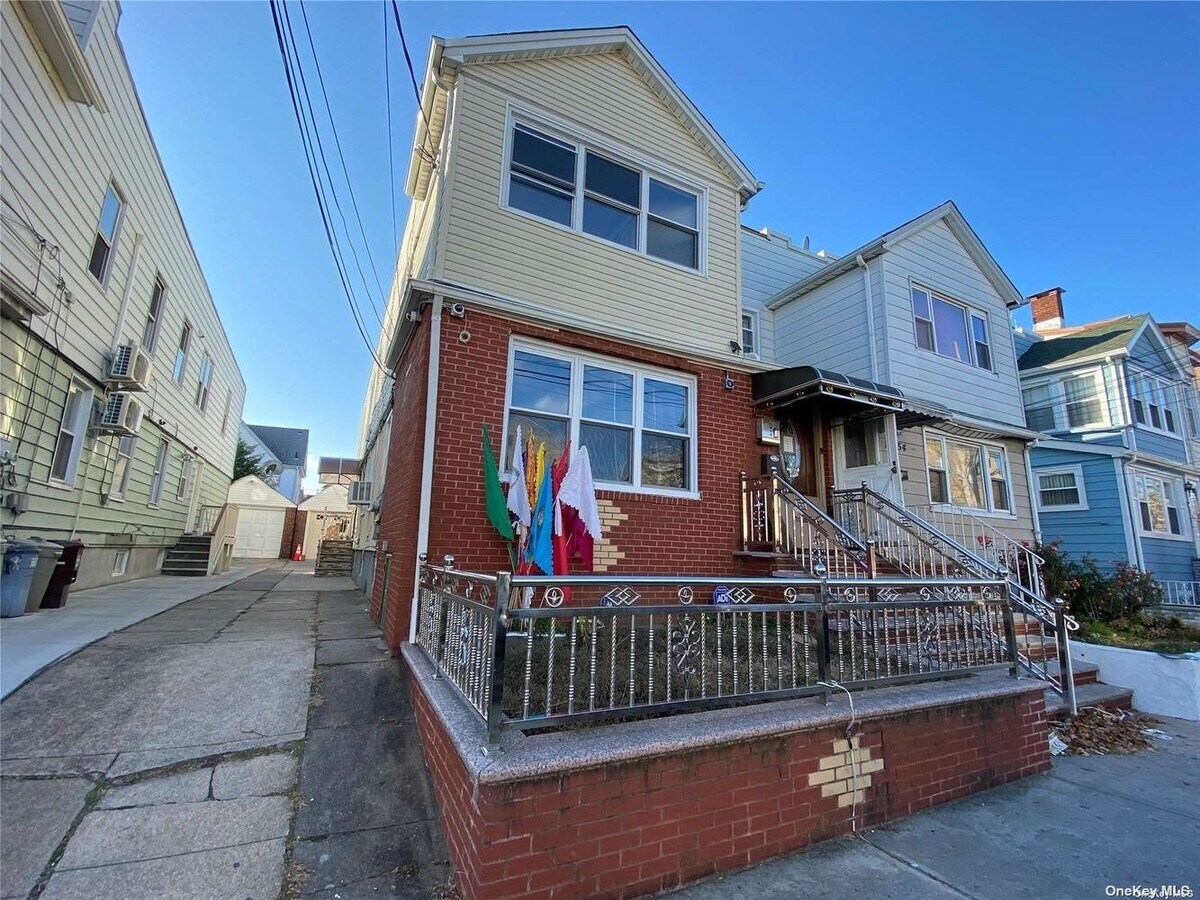 Photo - 101-56 104th St House