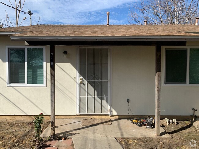 Building Photo - Newly Remodeled Duplex in Modesto Rental