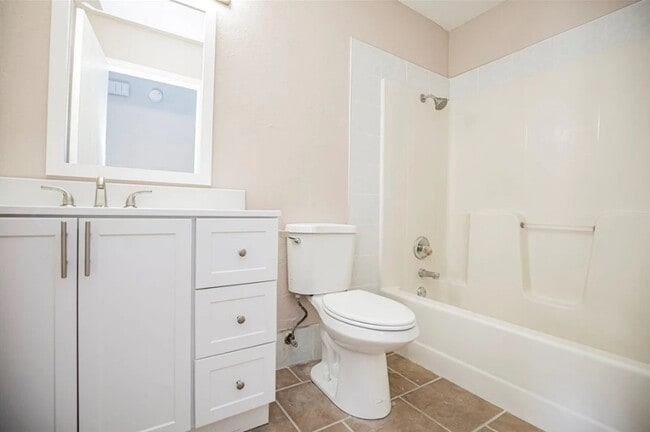 Photo - 2447 W Yvonne Dr