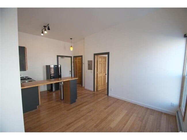 Building Photo - 25 E 26th St Unit 2 Rental