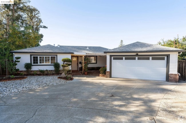 Building Photo - 23965 Mayville Dr Rental