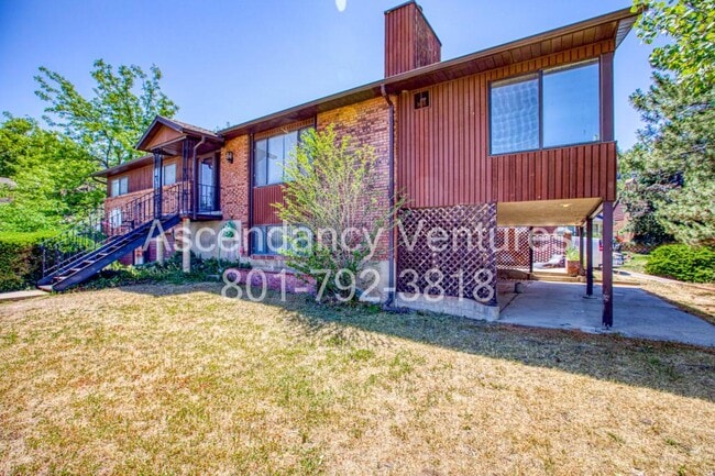 Building Photo - 706 Buzianis Way