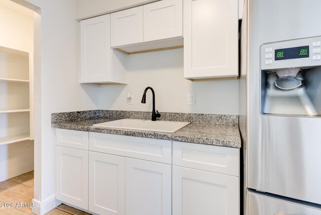 Photo - 157 W Juniper St