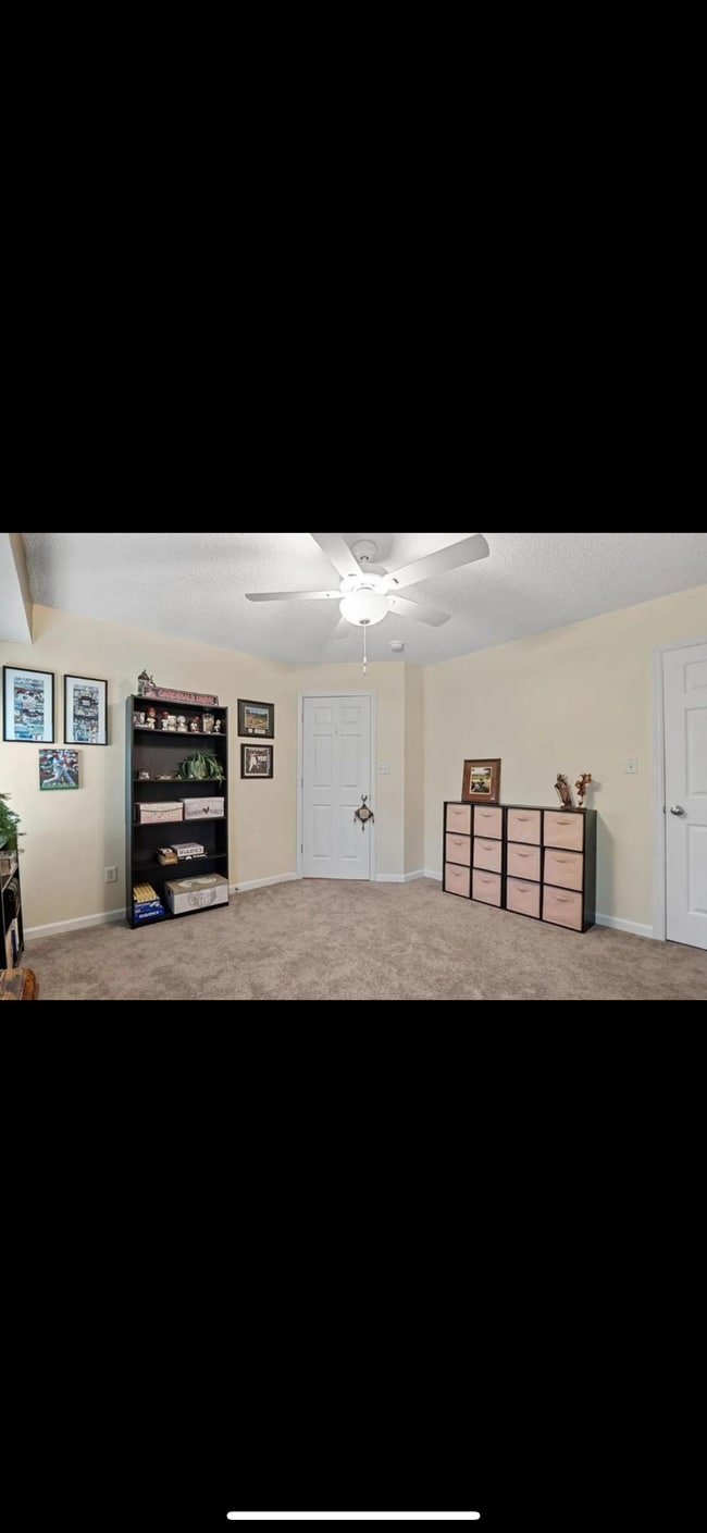 11 Deer Grove Dr