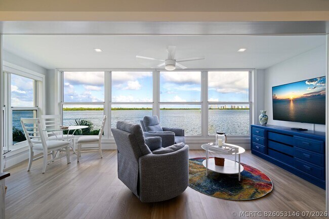 Photo - 52 Yacht Club Dr Unit 309