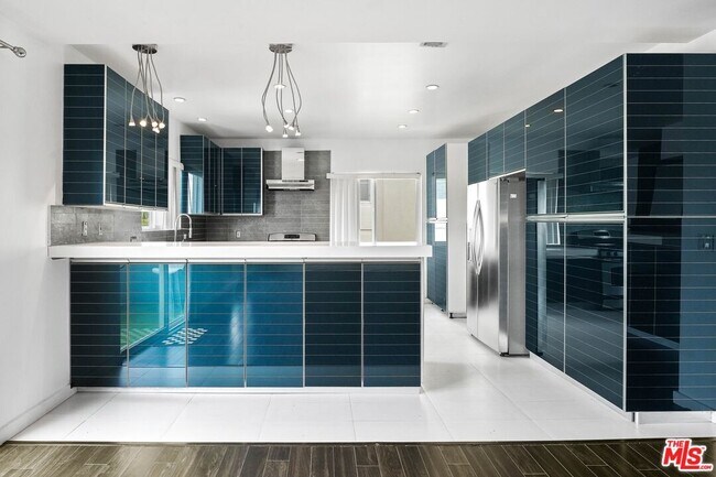 825 S Le Doux Rd Unit 303