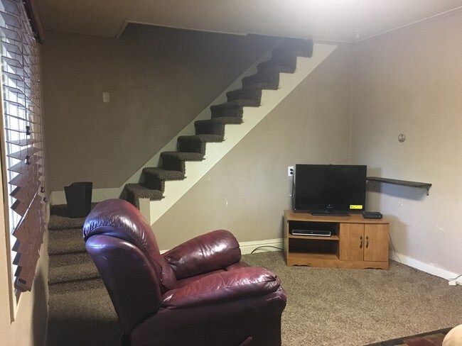 Photo - 508 W 2nd Ave