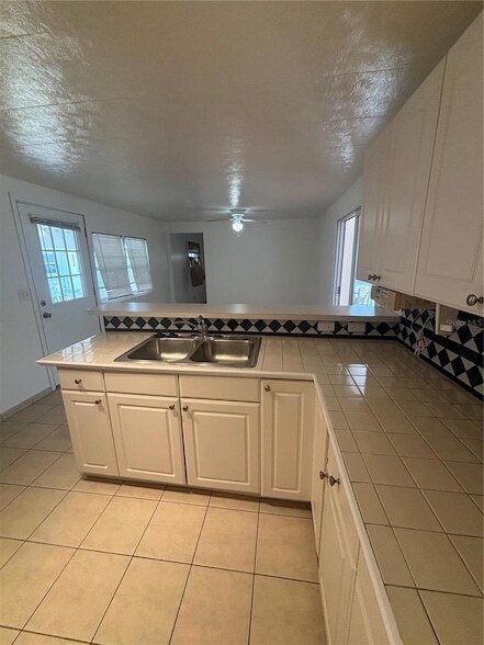 Photo - 5236 Kenwood Ave