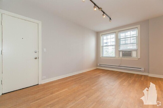 Building Photo - 537 W Belmont Ave Rental