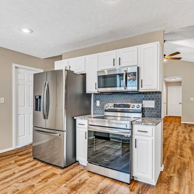 Photo - 3 Bedroom 2 Bath House in Hollister, MO