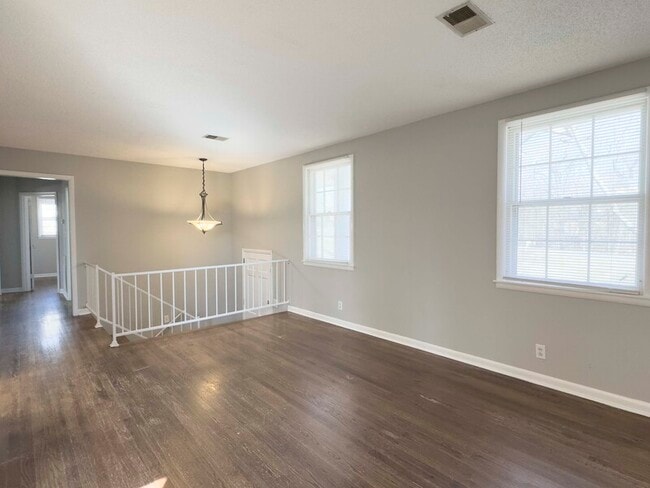 Photo - 328 Dunbar Cave Rd