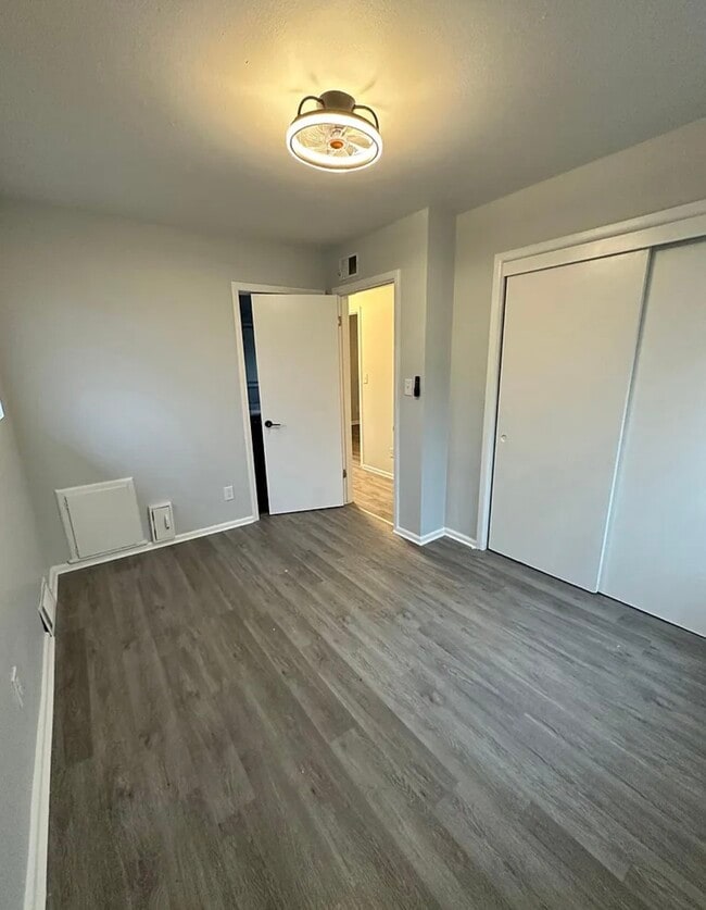 Photo - 116 E Pk Ln St