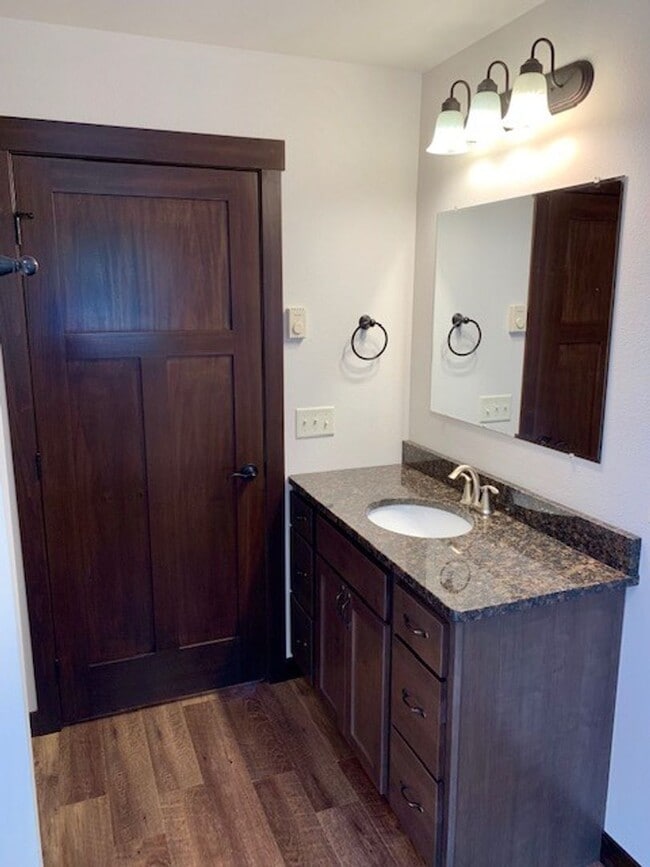 Photo - 3145-3147 N Hastings Way Unit 3147