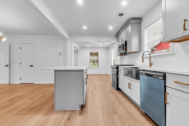 Photo - 382 Josephine St