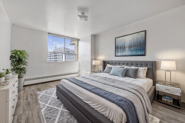 Photo - 65 Thorncliffe Park Dr Unit 1807