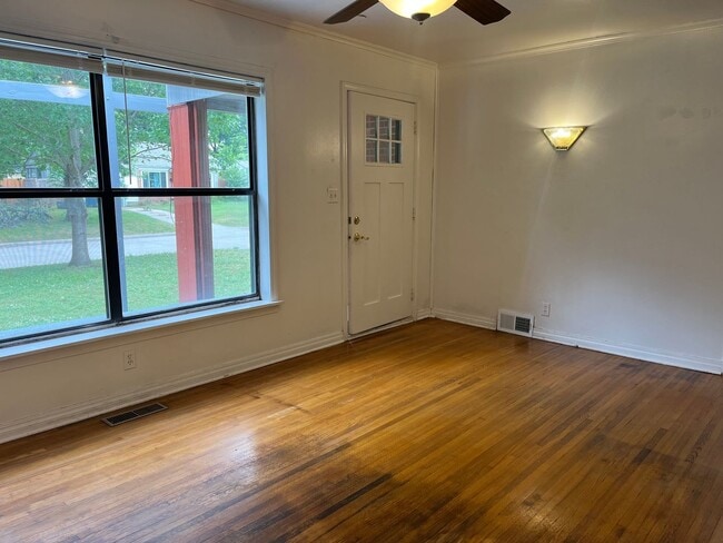 Photo - Charming 1950's midtown bungalow near 41st and Peoria