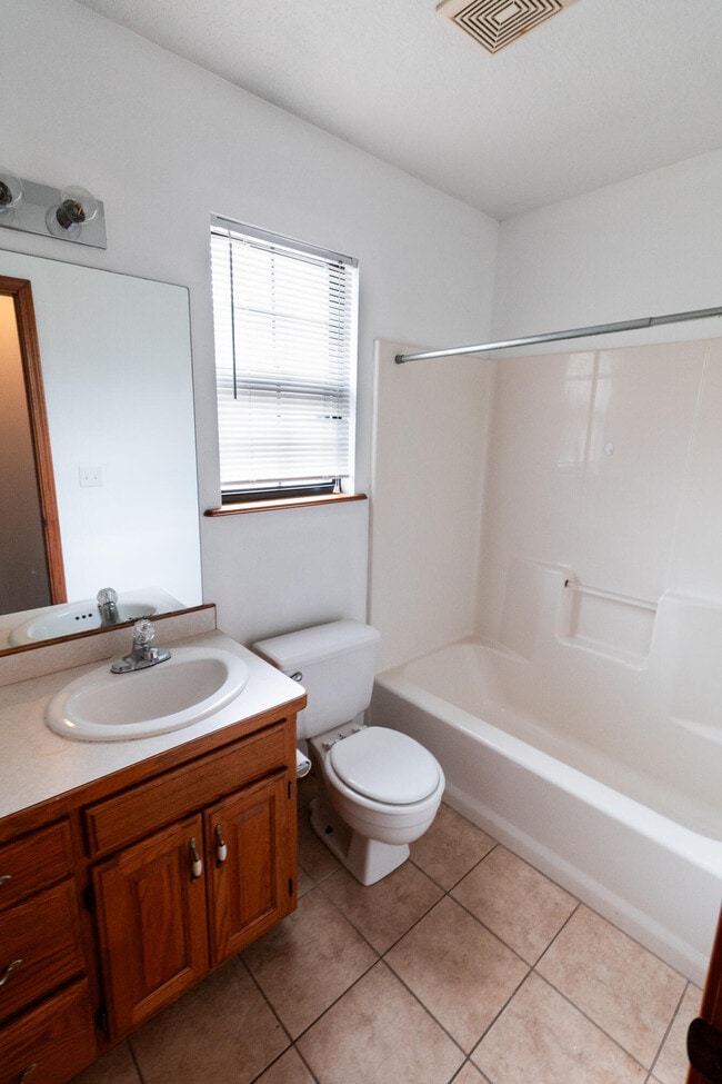 Photo - 722 W 4th St