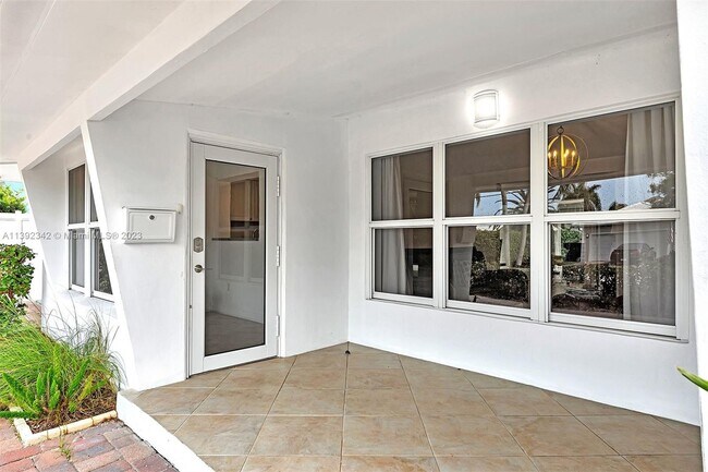 Photo - 2125 NE 15th St