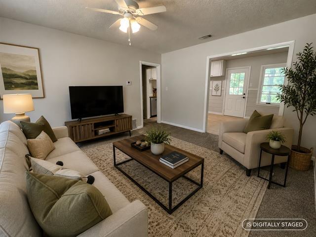 Photo - 213 Wanda Way