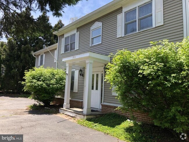 Building Photo - 1314 19th St S Rental