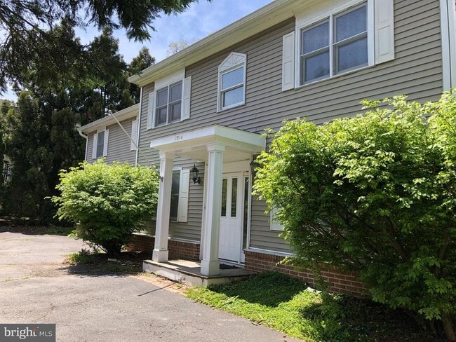 Building Photo - 1314 19th St S Rental